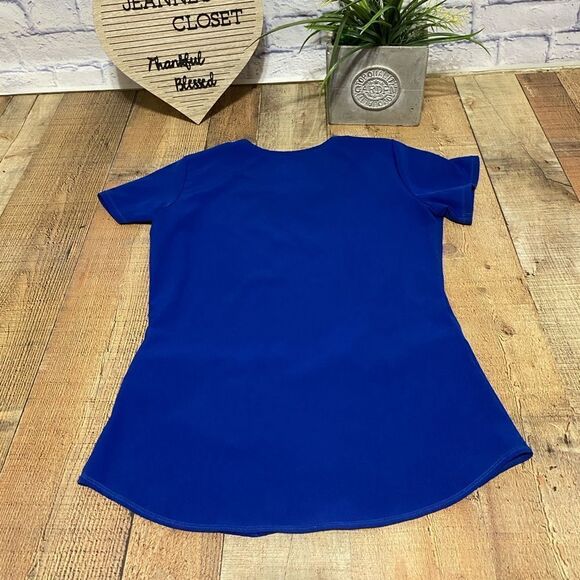 Skechers by Barco Breeze Women's 3-Pocket STRETCH V-Neck Scrub Top - Picture 9 of 11